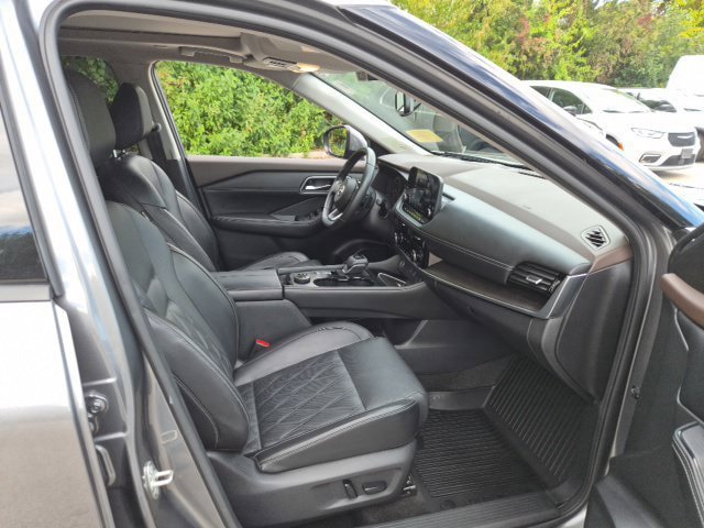 Used 2022 Nissan Rogue Platinum w/ Head-Up Display Package AWD/4WD image 11