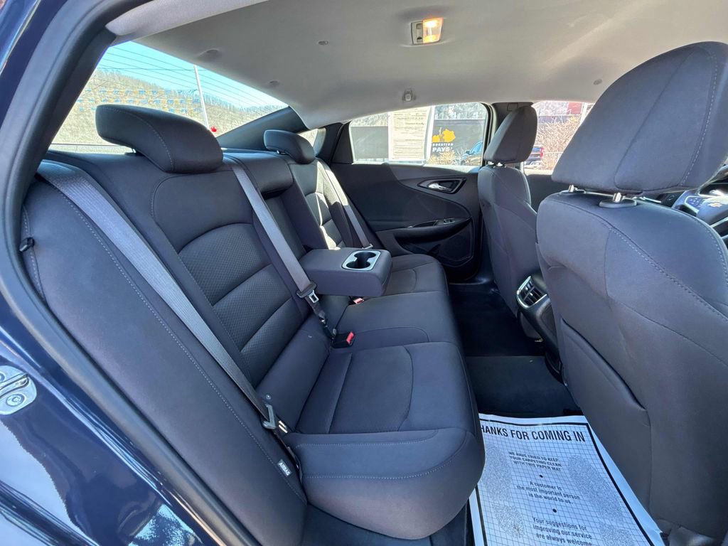 Used 2025 Chevrolet Malibu LT image 24