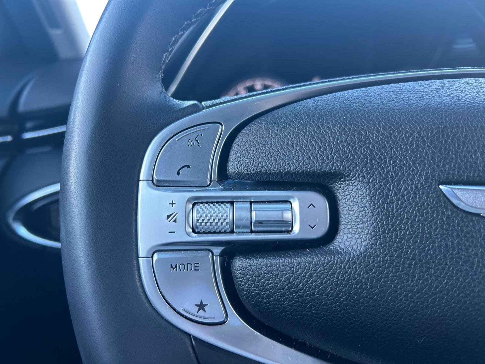 Used 2023 Genesis GV70 2.5T w/ Select Package image 13