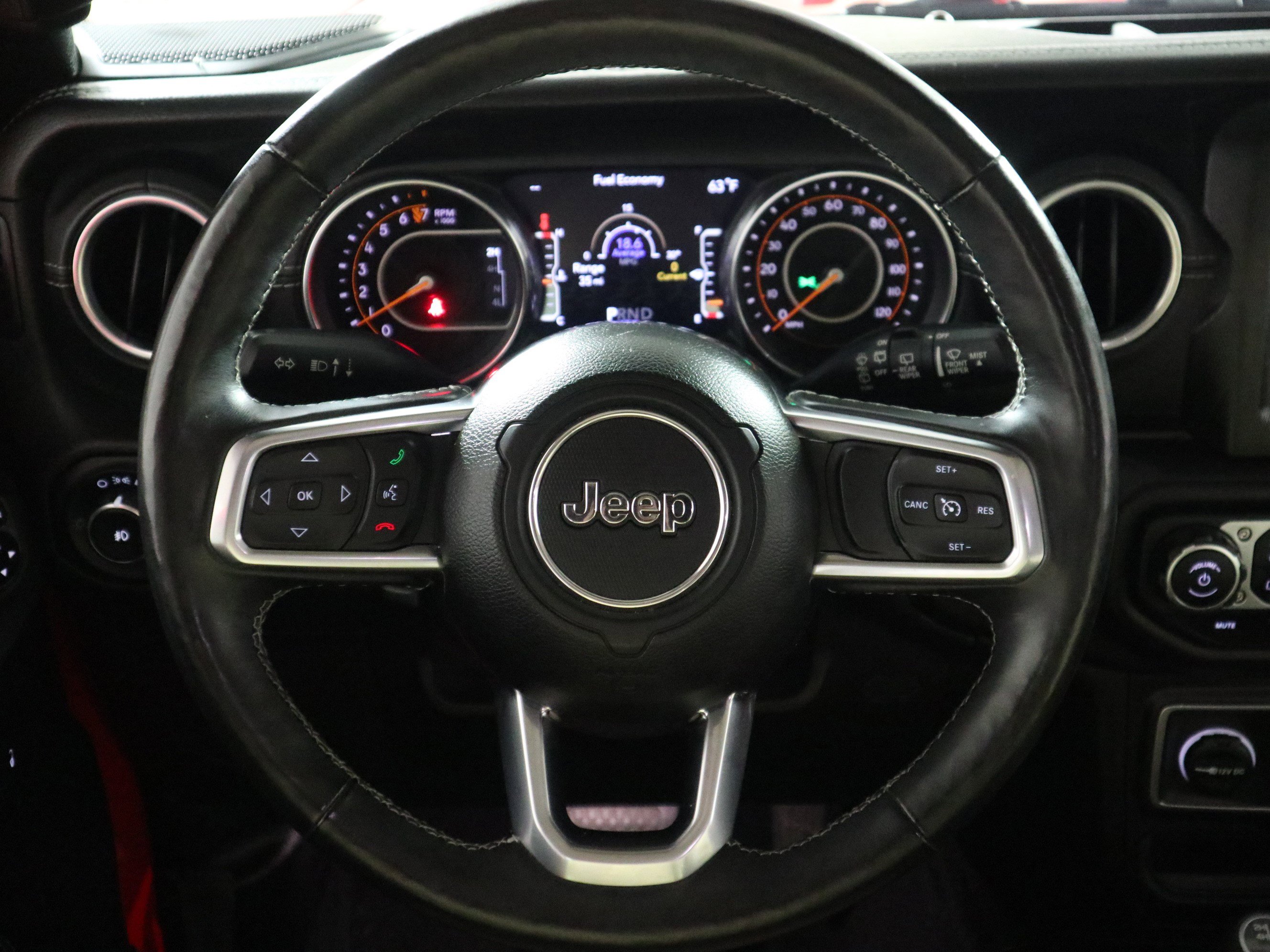 Used 2018 Jeep Wrangler Unlimited Sahara AWD/4WD image 15