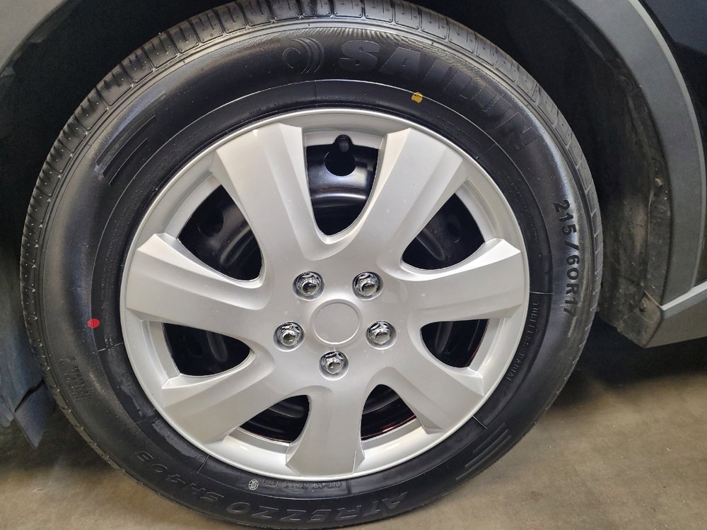 Used 2019 Toyota C-HR LE image 31