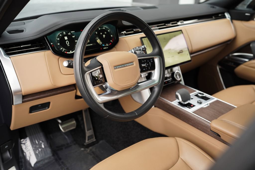 Used 2023 Land Rover Range Rover SE image 20