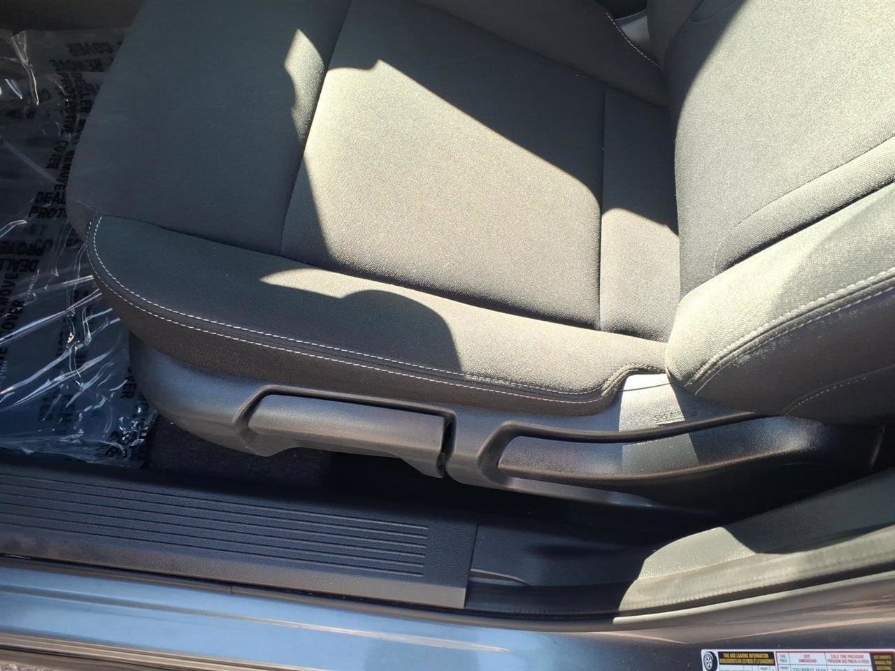 Used 2023 Nissan Rogue S image 6