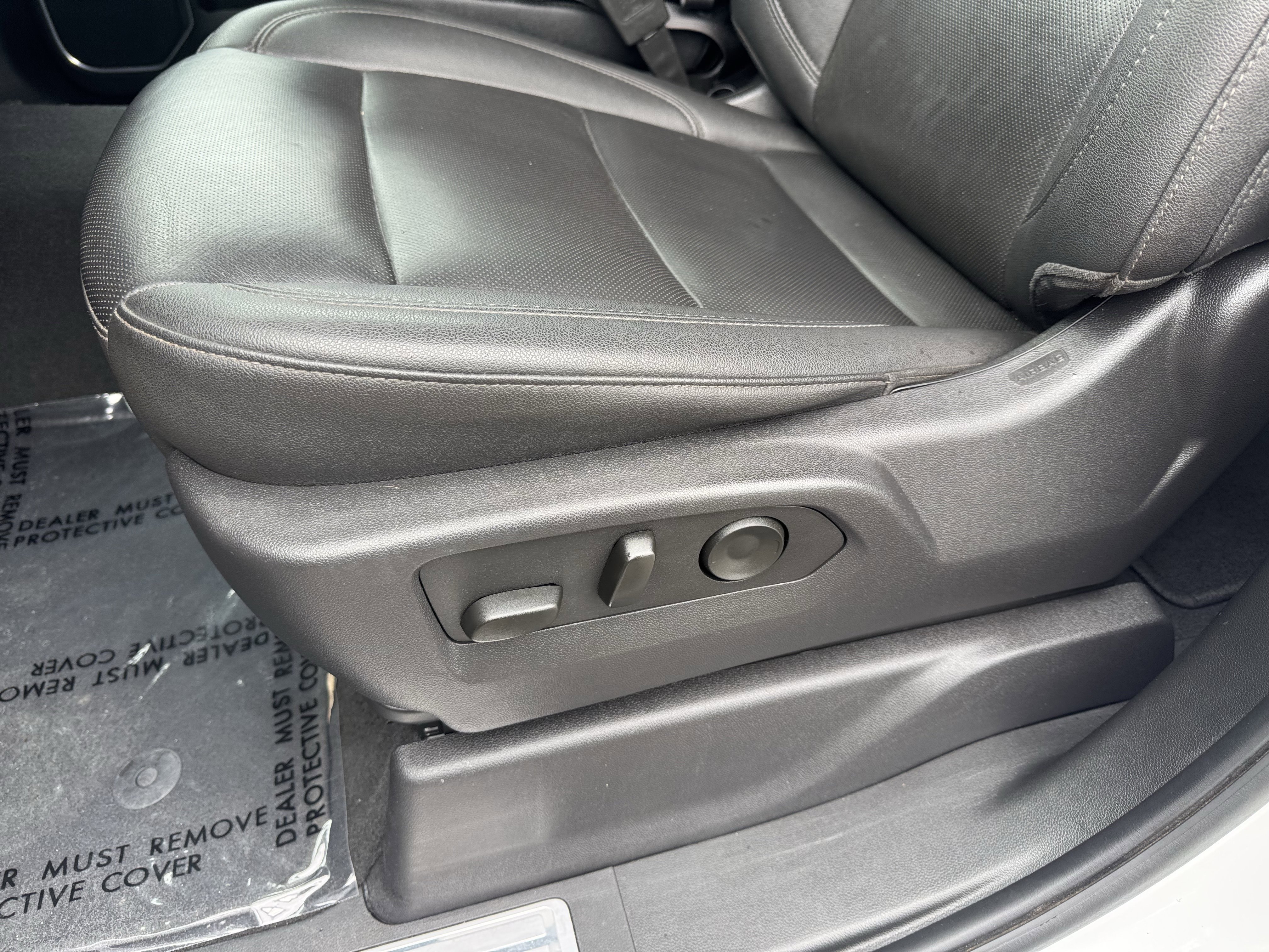Used 2025 GMC Sierra 1500 SLT AWD/4WD image 15