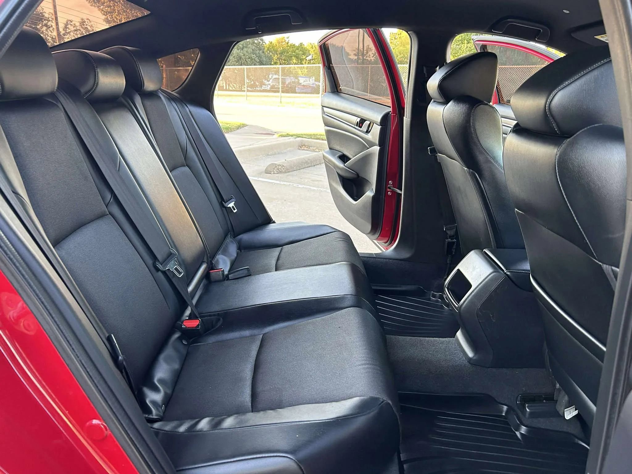 Used 2018 Honda Accord Sport image 25