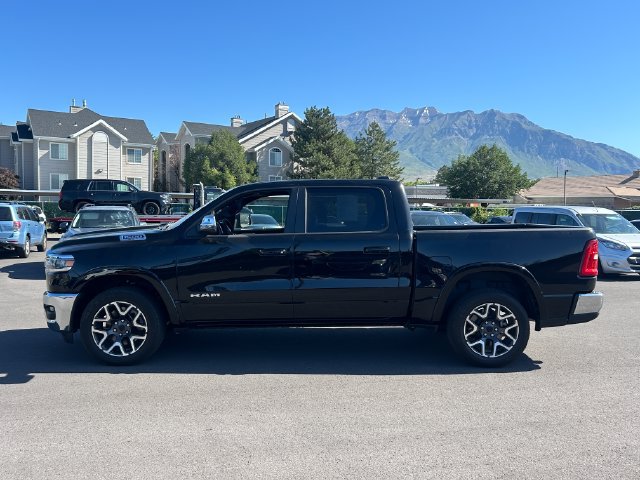 Used 2025 RAM 1500 Laramie AWD/4WD image 9