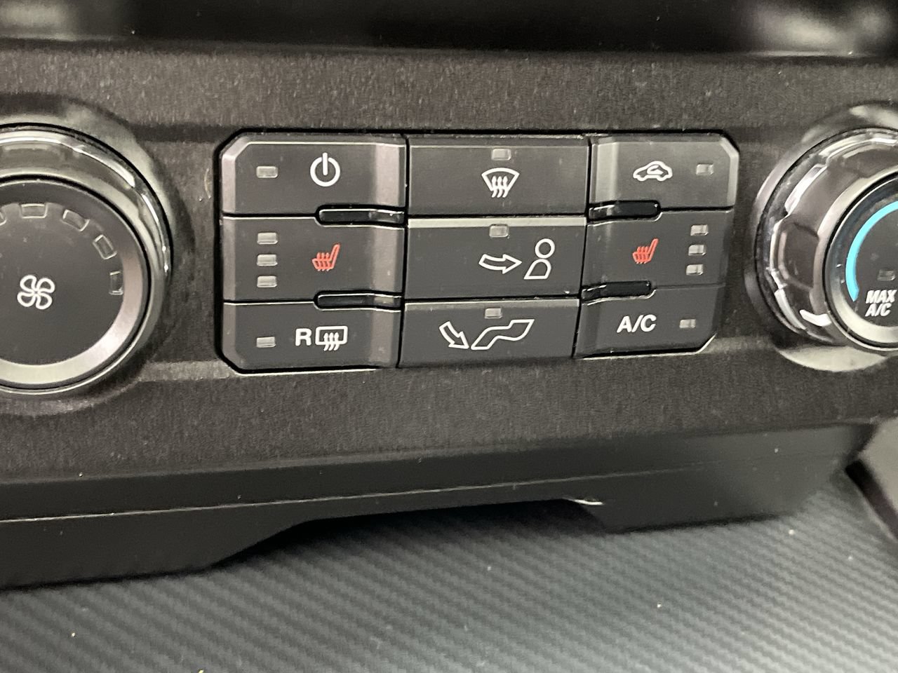 Used 2020 Ford F150 XLT w/ Equipment Group 302A Luxury AWD/4WD image 23