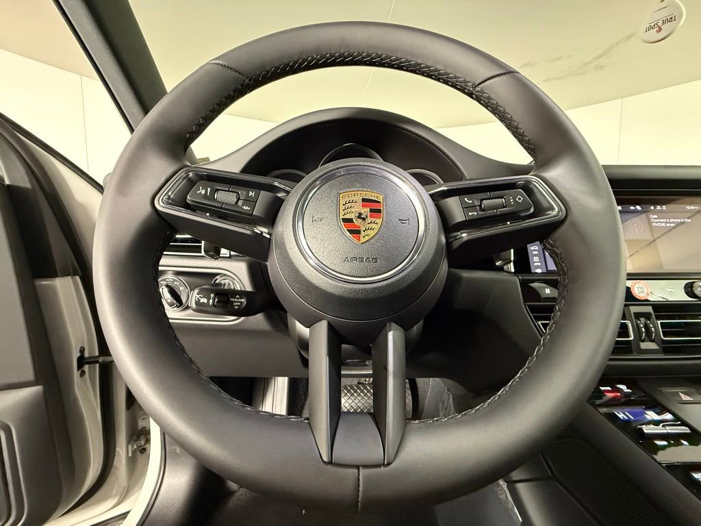 New 2026 Porsche Macan image 36