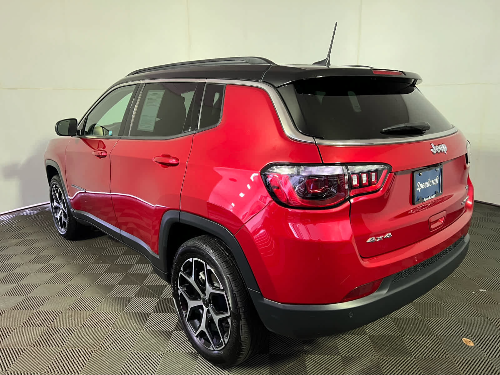 Used 2025 Jeep Compass Limited w/ Sun & Sound Group image 5