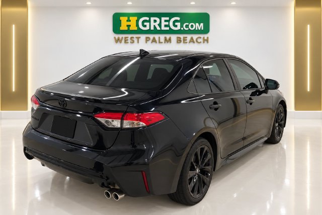 Used 2022 Toyota Corolla SE FWD image 6