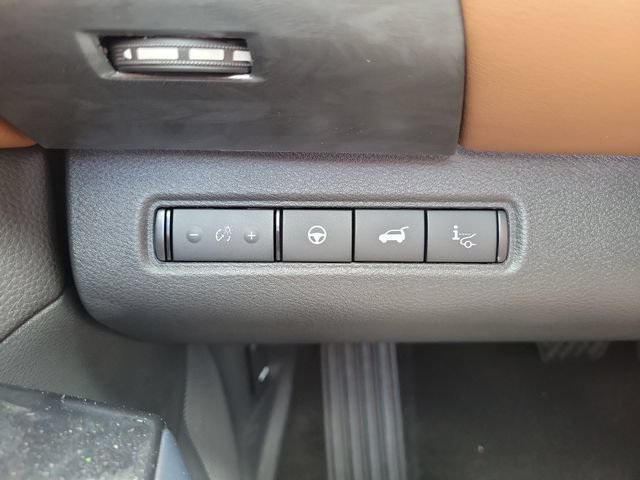 New 2026 Nissan Pathfinder Platinum AWD/4WD image 24