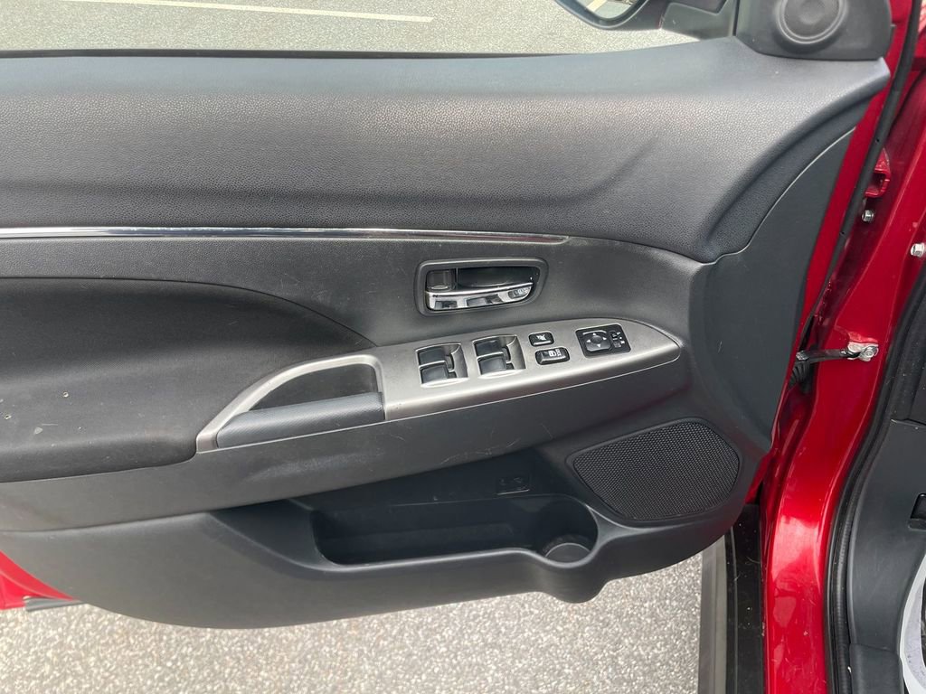 Used 2019 Mitsubishi Outlander Sport ES image 11