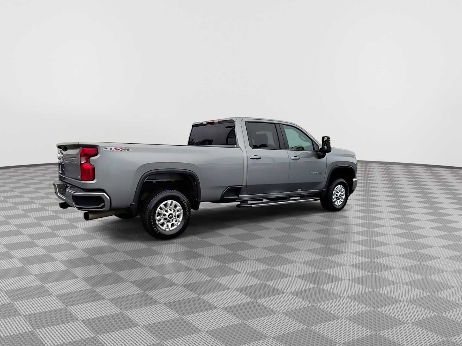 Used 2025 Chevrolet Silverado 2500 LT w/ Convenience Package image 8