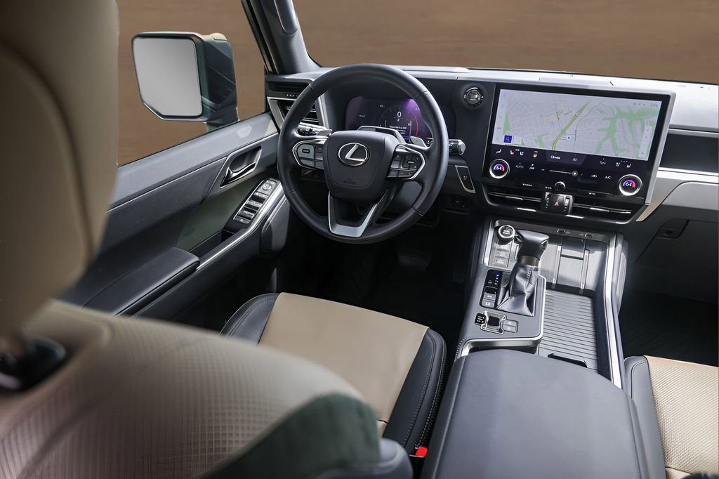 Used 2024 Lexus GX 550 AWD/4WD image 25