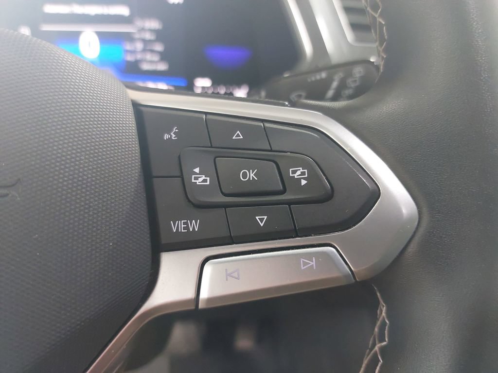 Used 2022 Volkswagen Tiguan SE AWD/4WD image 17