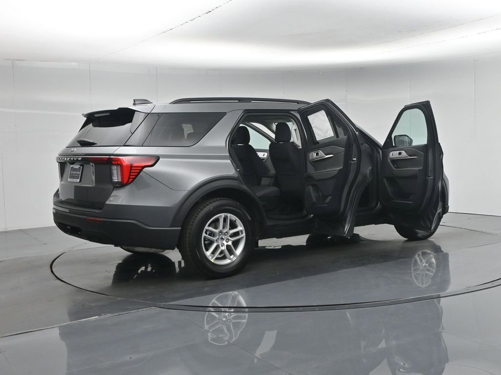 New 2026 Ford Explorer Active image 4