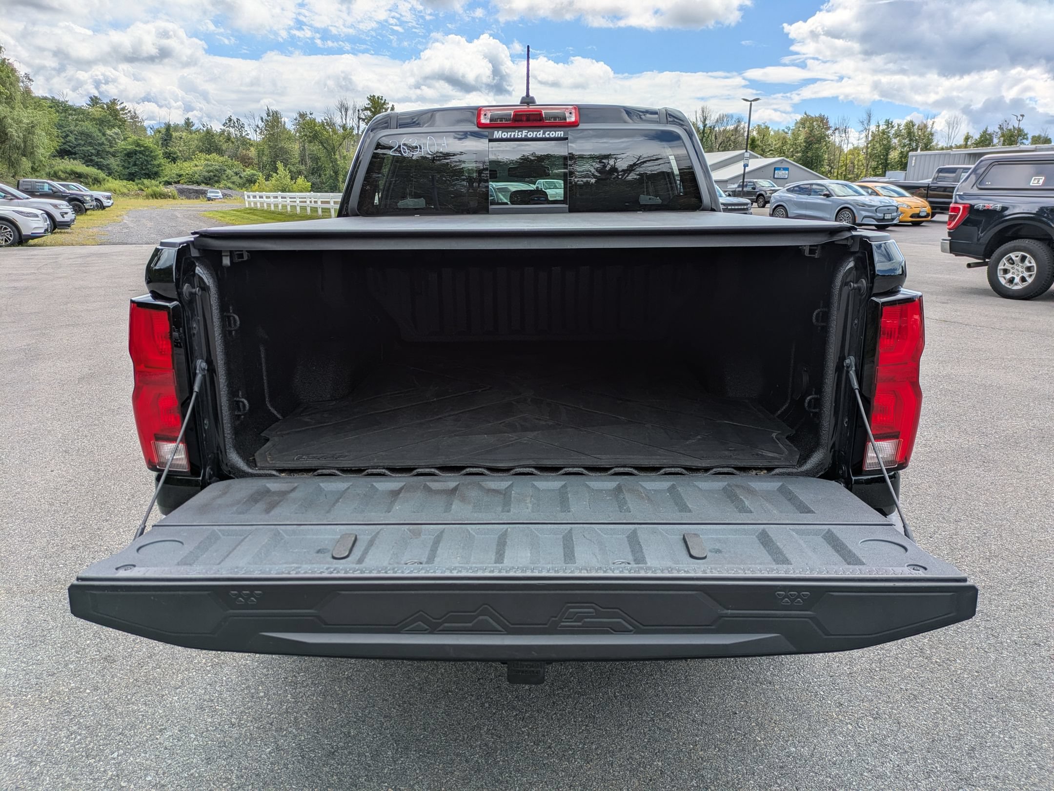 Used 2024 Chevrolet Colorado Z71 w/ Z71 Convenience Package 2 AWD/4WD image 18