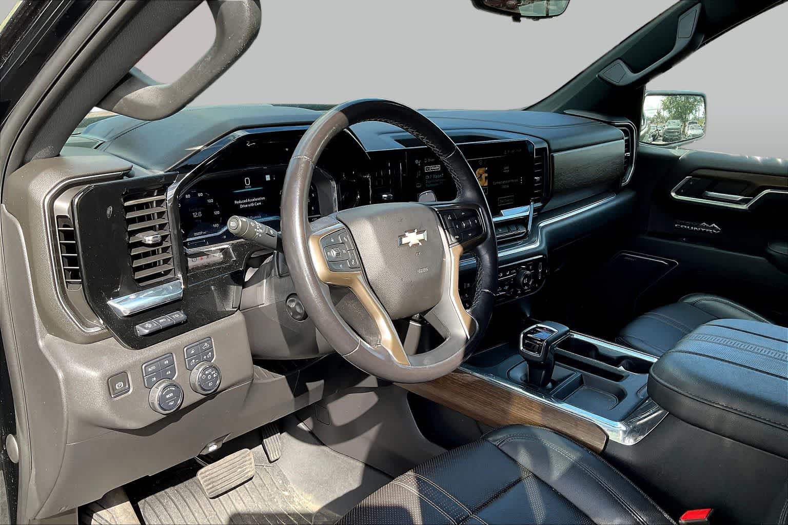 Used 2023 Chevrolet Silverado 1500 High Country w/ High Country Premium Package AWD/4WD image 26