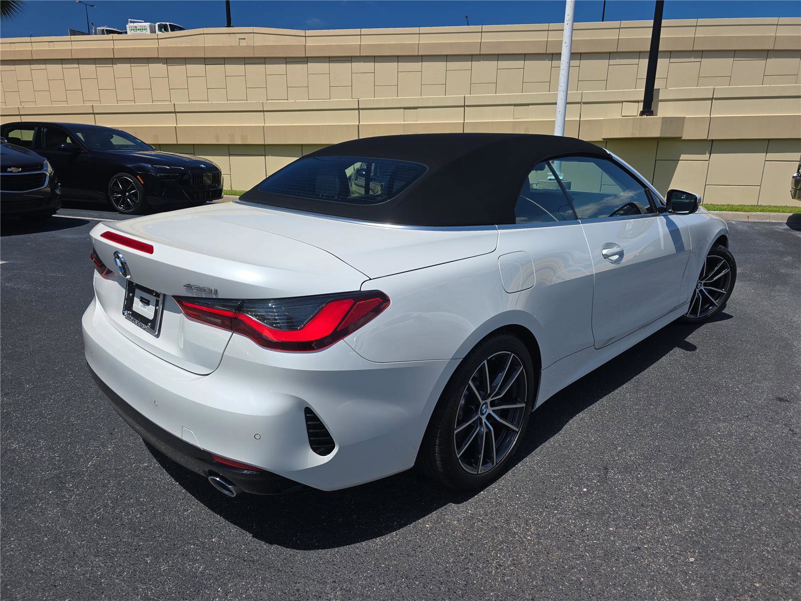 Used 2025 BMW 430i Convertible RWD image 23