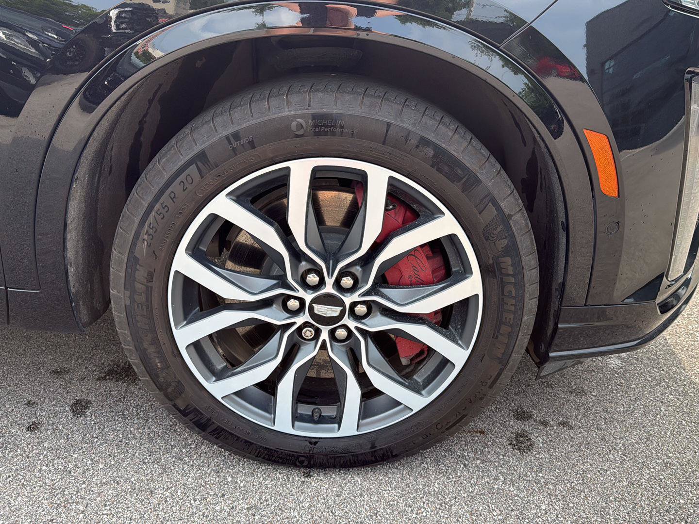 Used 2024 Cadillac XT6 Sport w/ Technology Package AWD/4WD image 15