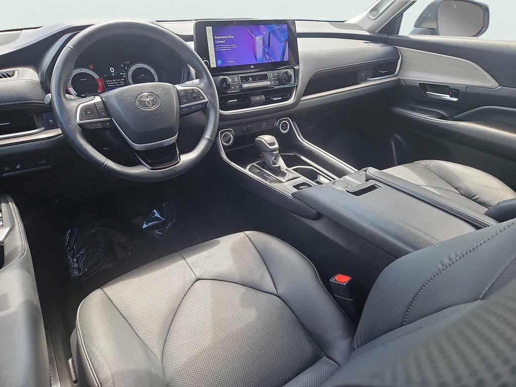 Used 2024 Toyota Grand Highlander AWD image 11