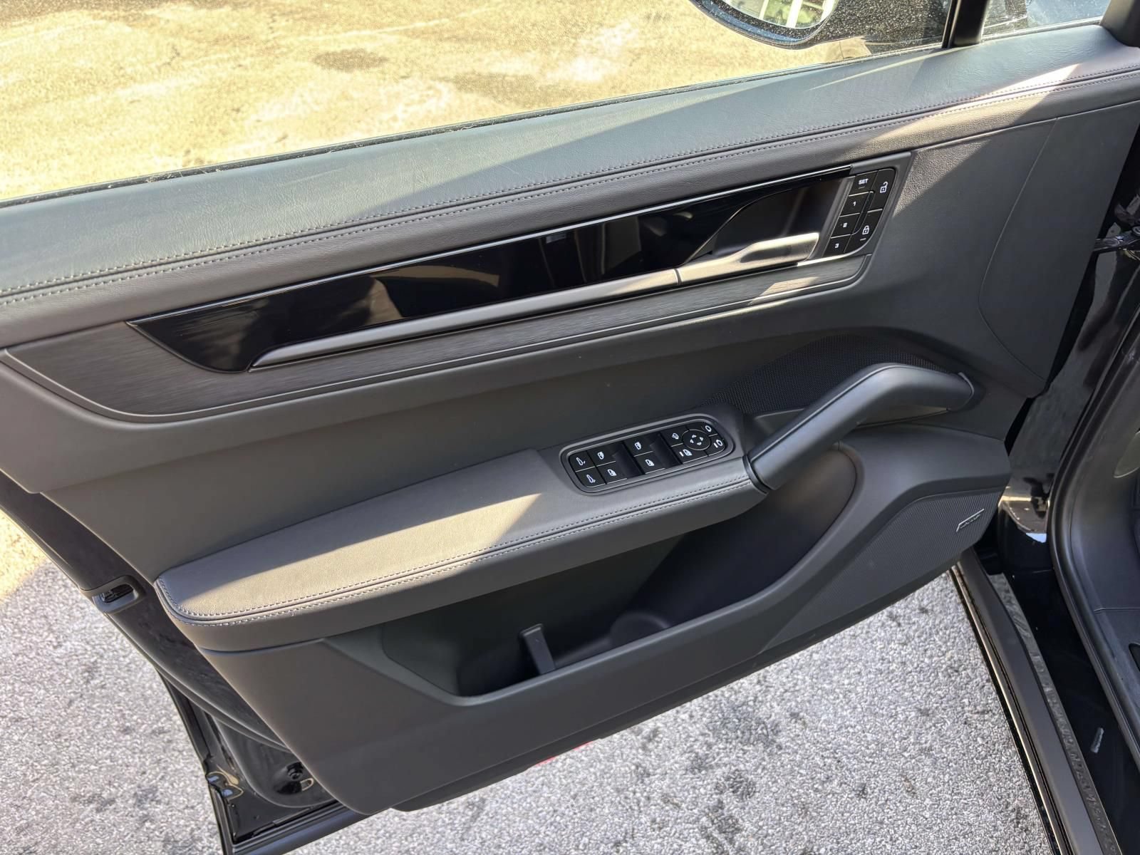 New 2026 Porsche Cayenne GTS AWD/4WD image 22