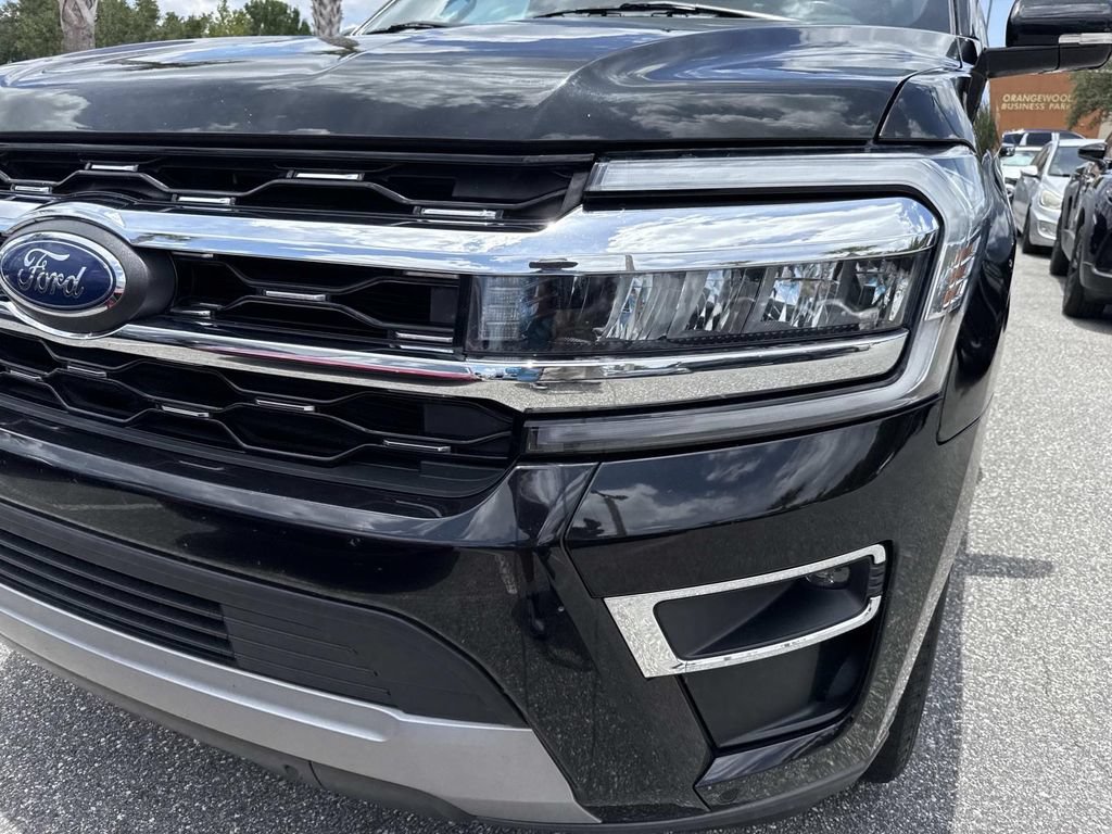 Used 2024 Ford Expedition Limited RWD image 10