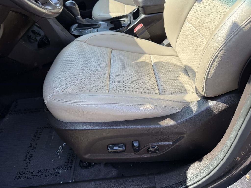 Used 2015 Hyundai Santa Fe Sport 2.0T w/ Option Group 05 AWD/4WD image 17