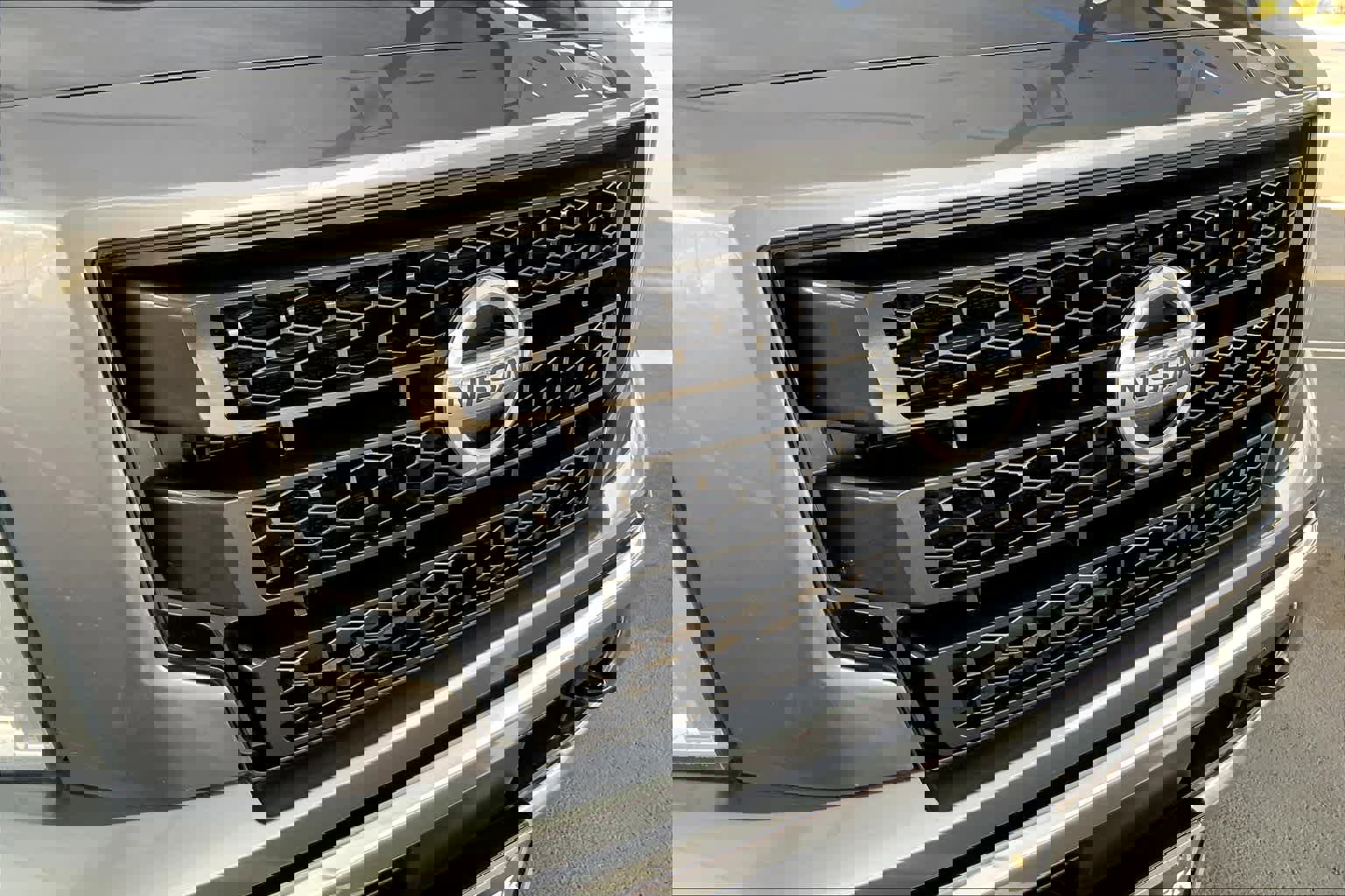 Used 2021 Nissan Titan SV w/ SV Convenience Package image 29