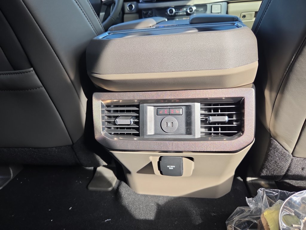 New 2027 Ford F250 Platinum w/ Platinum Plus Package AWD/4WD image 57