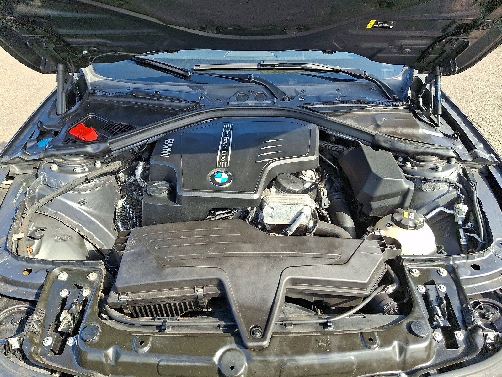 Used 2017 BMW 320i xDrive Sedan AWD/4WD image 29