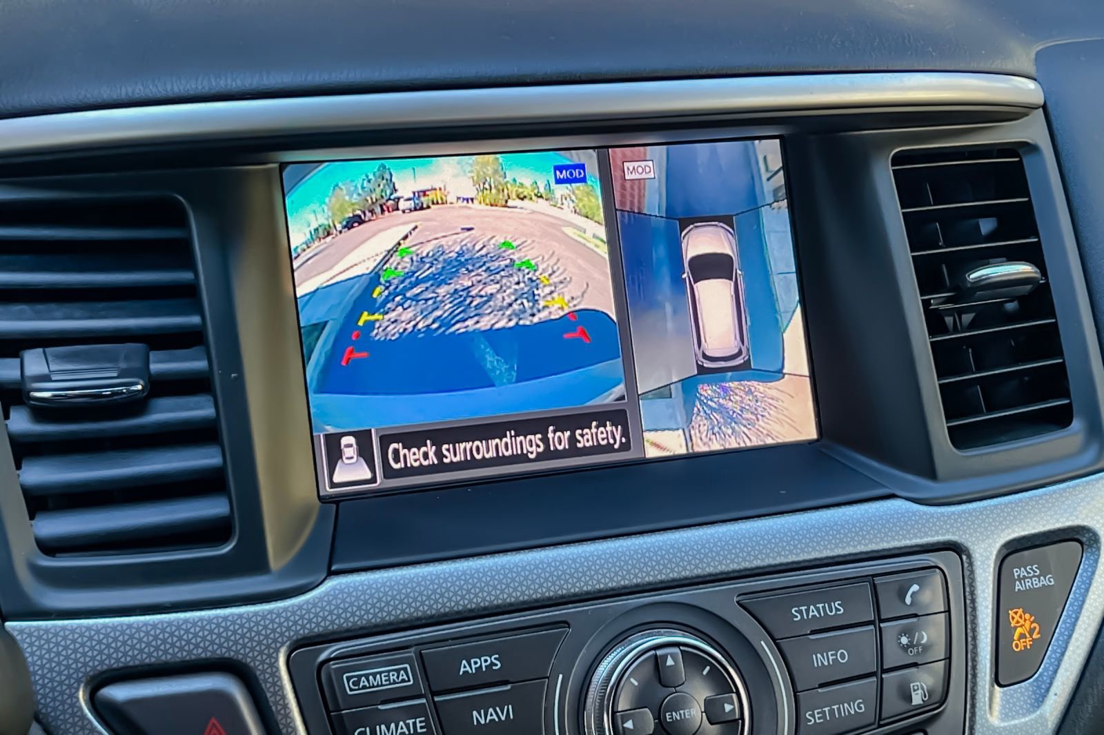 Used 2018 Nissan Pathfinder SL image 28