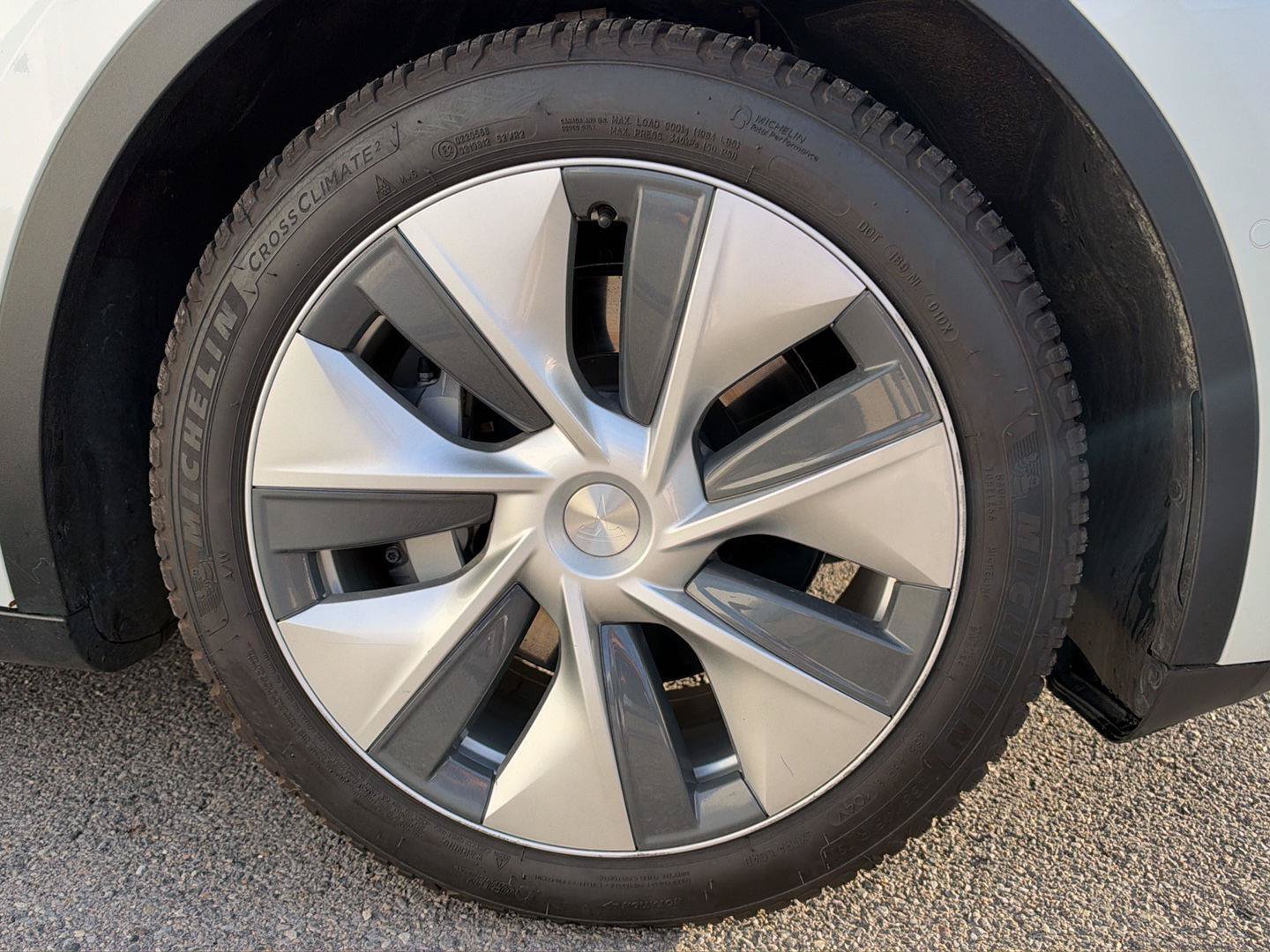 Used 2020 Tesla Model Y Long Range AWD/4WD image 9