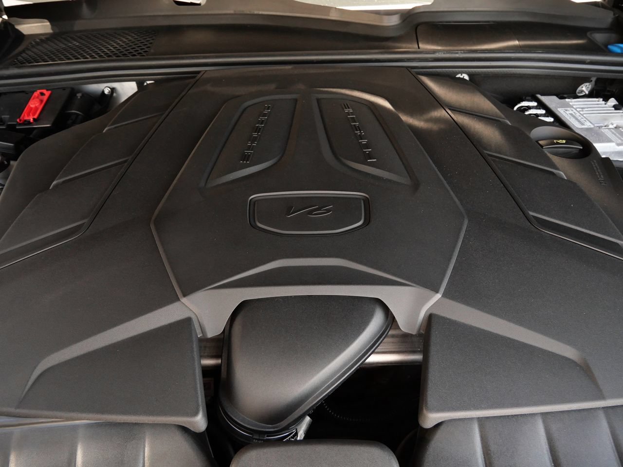 Used 2024 Porsche Cayenne Coupe AWD/4WD image 24