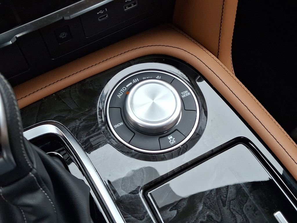 Used 2024 INFINITI QX80 Sensory image 28