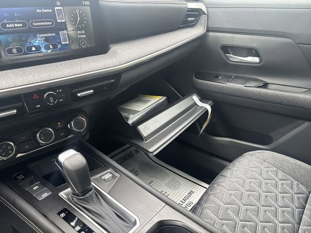 Certified 2025 Nissan Kicks SV image 38