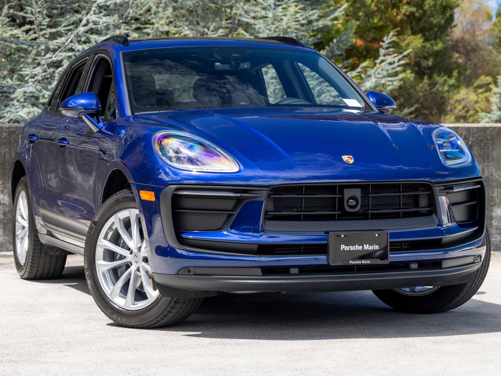 Certified 2026 Porsche Macan AWD/4WD image 6
