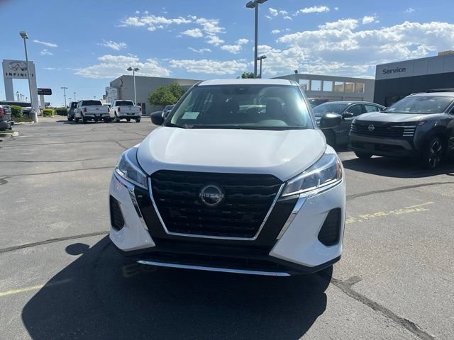 New 2025 Nissan Kicks Play S FWD image 4