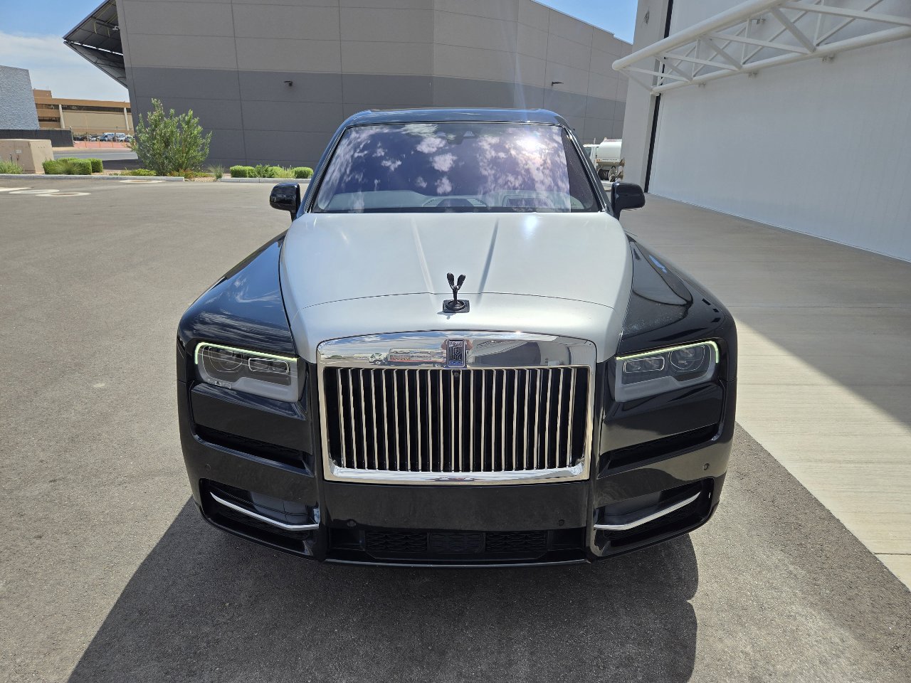 Used 2020 Rolls-Royce Cullinan Black Badge image 26
