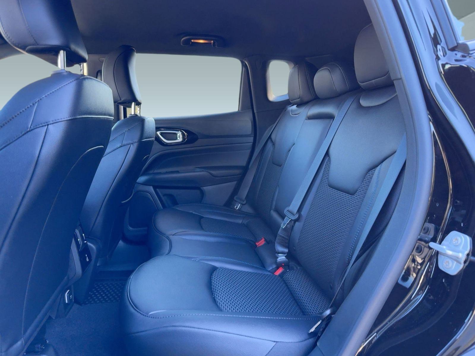 New 2026 Jeep Compass Latitude image 13