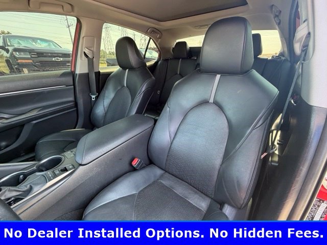 Used 2022 Toyota Camry XSE FWD image 8