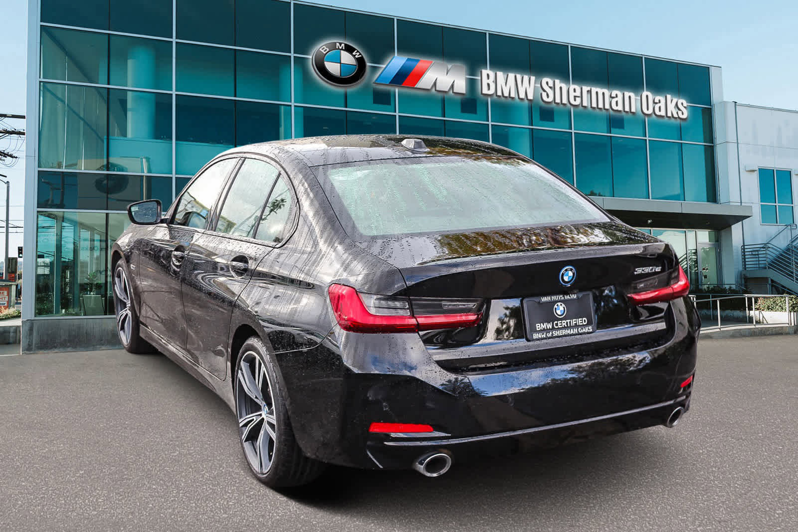 Certified 2023 BMW 330e w/ Driving Assistance Package image 6