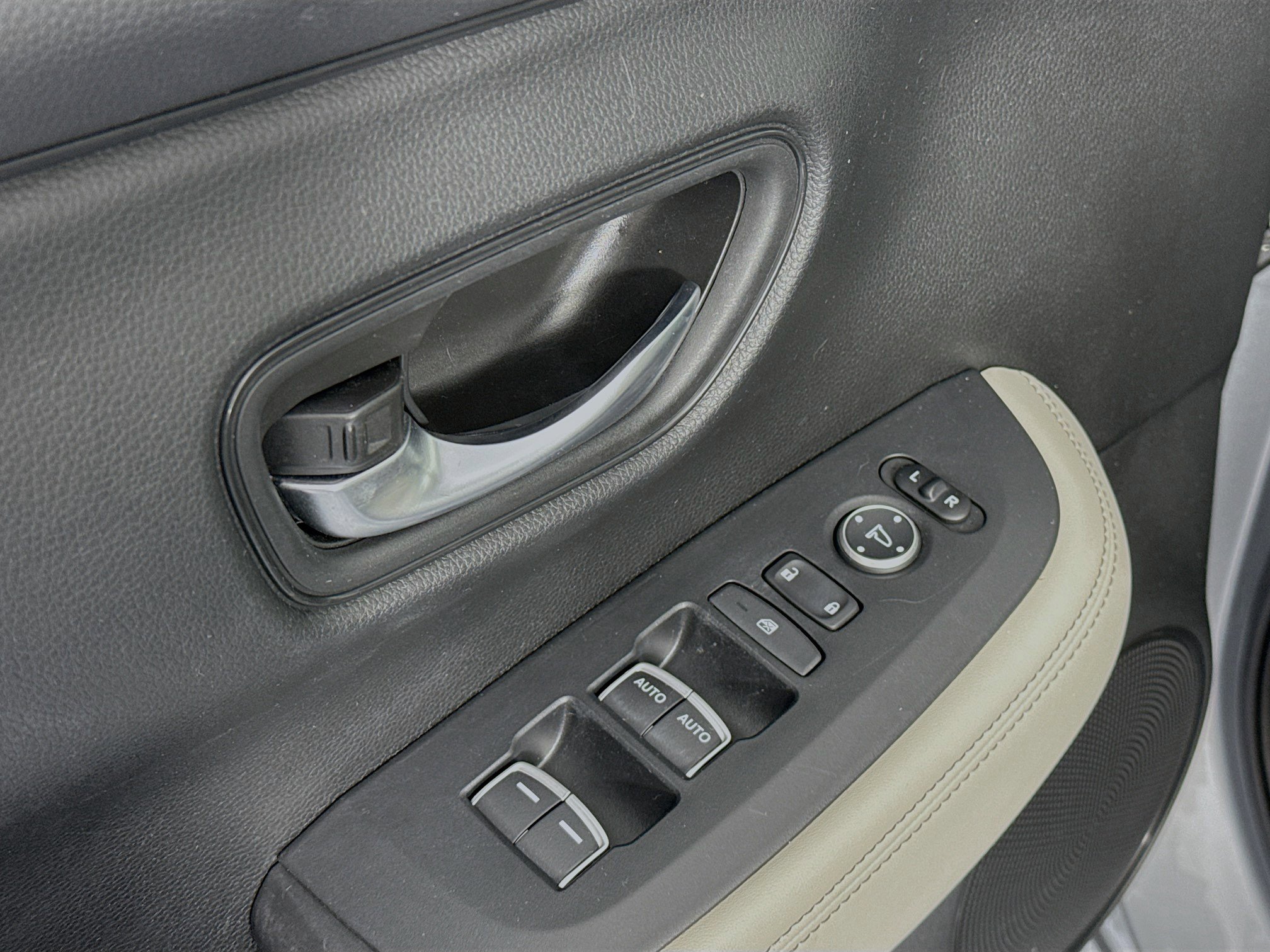 Certified 2023 Honda HR-V EX-L image 17