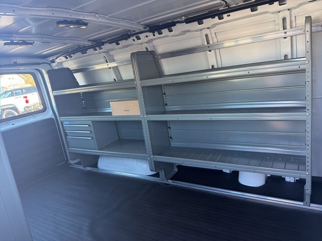 New 2025 Chevrolet Express 2500 Work Van w/ Driver Convenience Package image 26