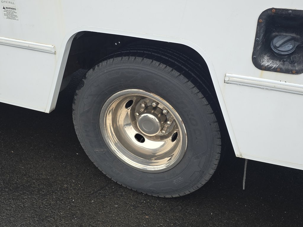 Used 2014 Ford E-350 and Econoline 350 Super Duty RWD image 10
