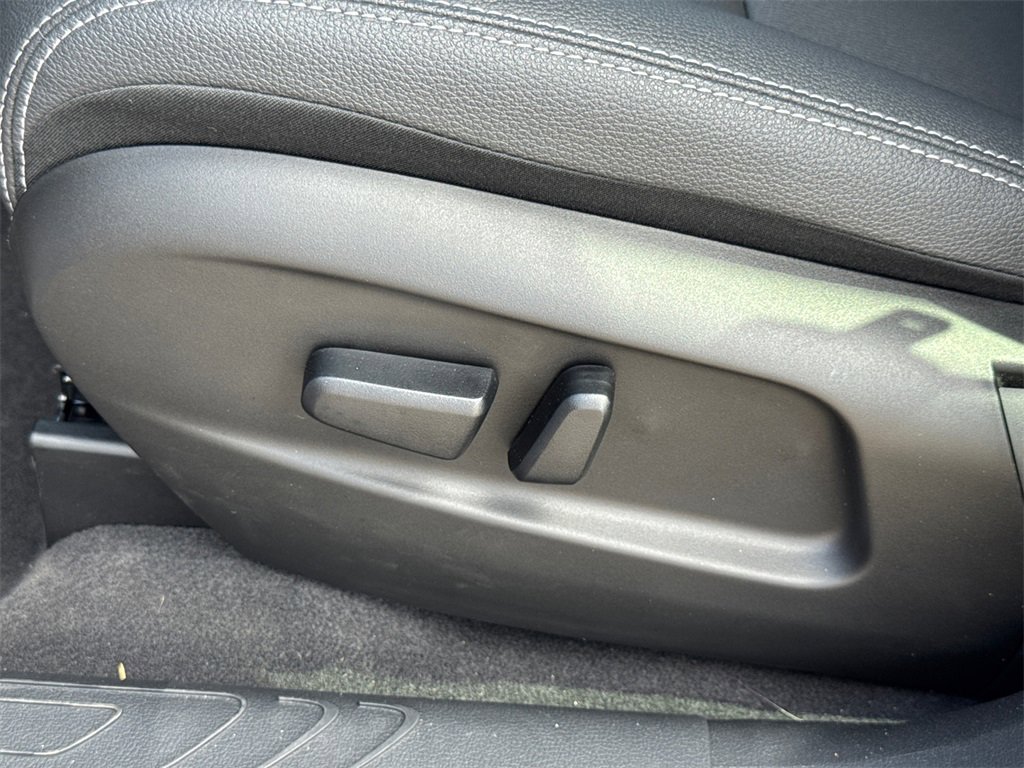 New 2025 VinFast VF 8 Eco image 25