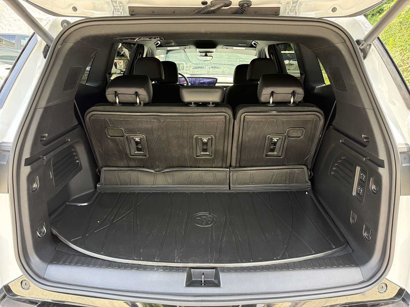 Certified 2026 Buick Enclave Sport Touring w/ Power Package AWD/4WD image 25