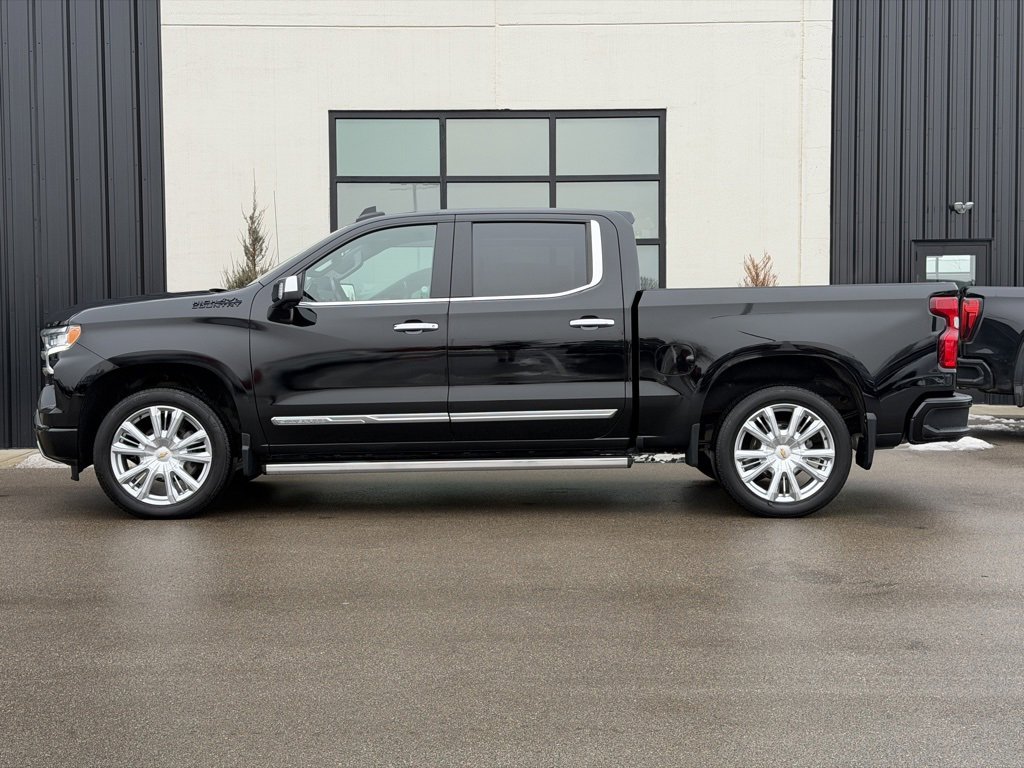 Used 2023 Chevrolet Silverado 1500 High Country image 2