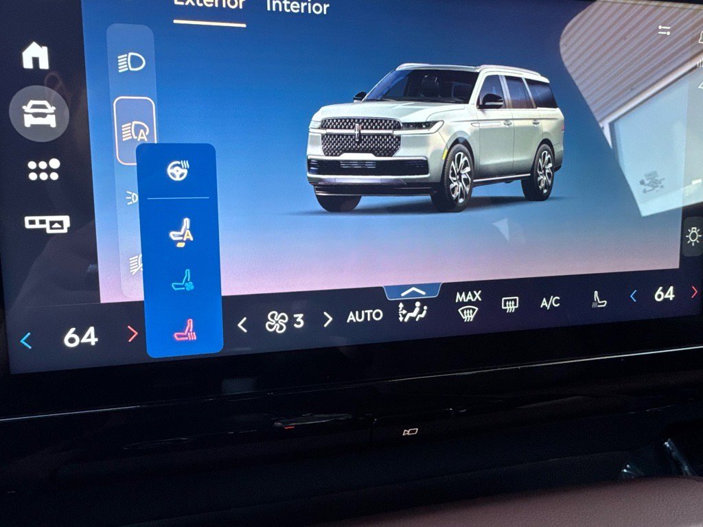 New 2025 Lincoln Navigator Reserve image 44