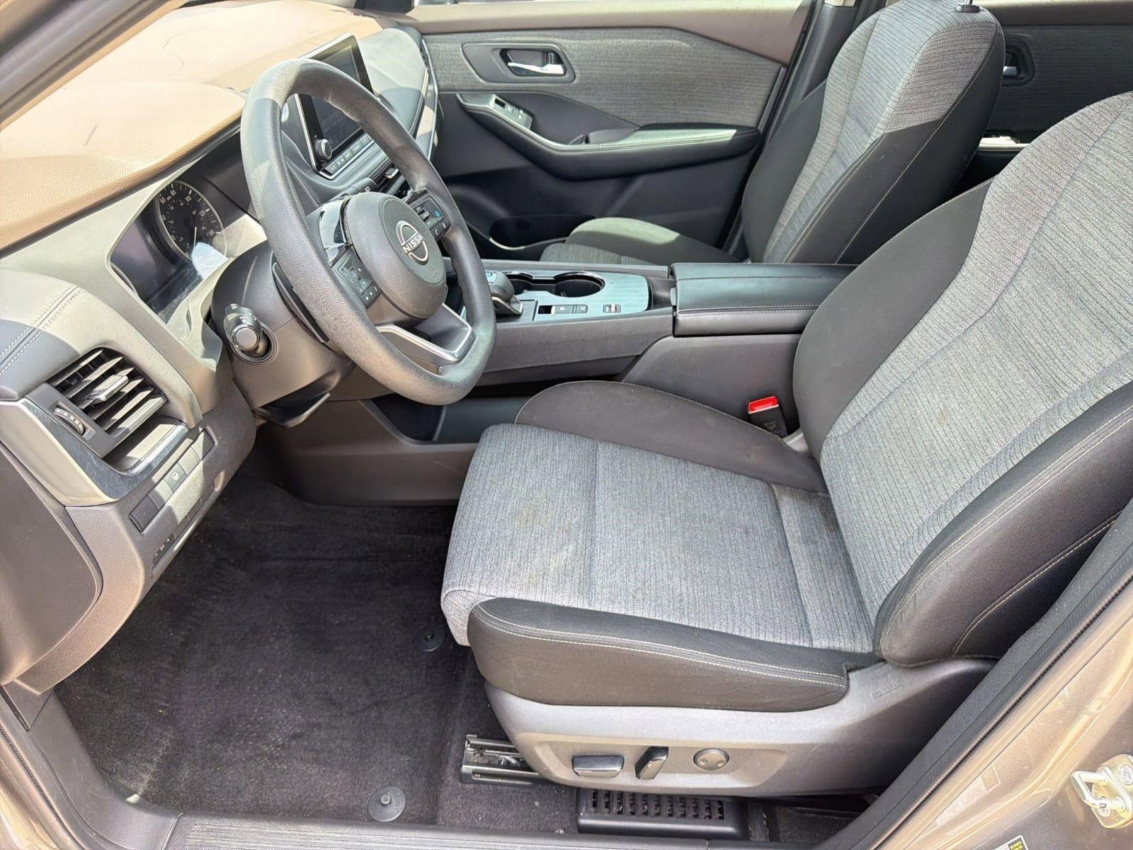 Used 2023 Nissan Rogue SV FWD image 5